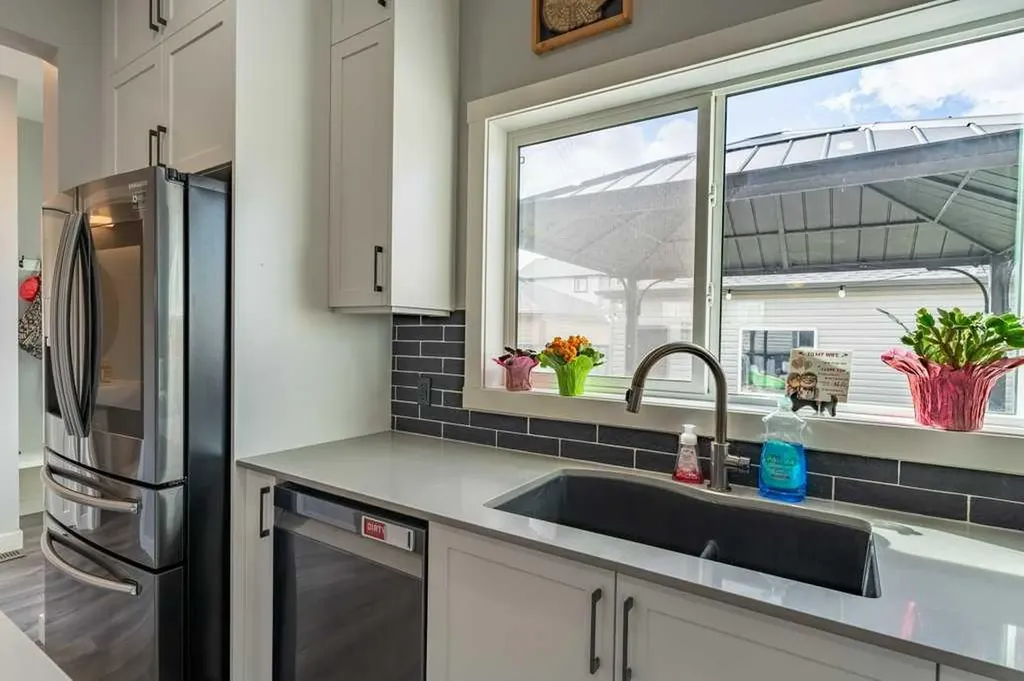 110 Hillcrest Close SW Airdrie AB T4B 4H6