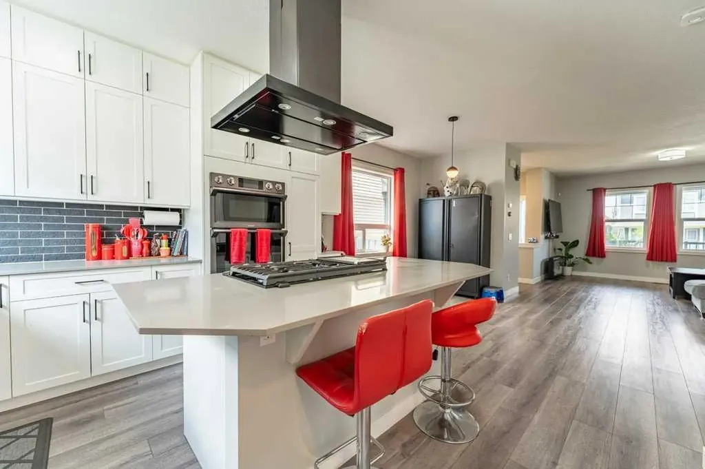 110 Hillcrest Close SW Airdrie AB T4B 4H6