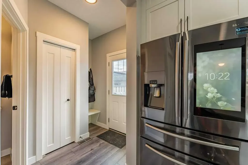 110 Hillcrest Close SW Airdrie AB T4B 4H6
