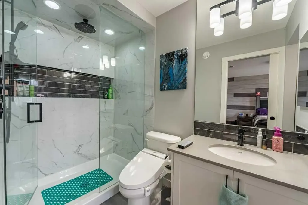 110 Hillcrest Close SW Airdrie AB T4B 4H6