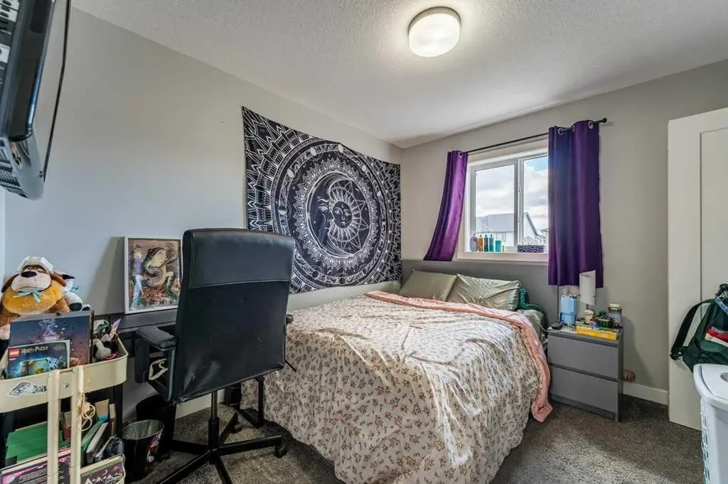 110 Hillcrest Close SW Airdrie AB T4B 4H6