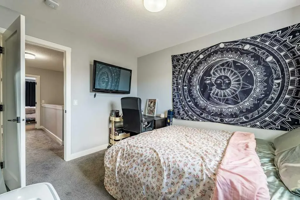 110 Hillcrest Close SW Airdrie AB T4B 4H6