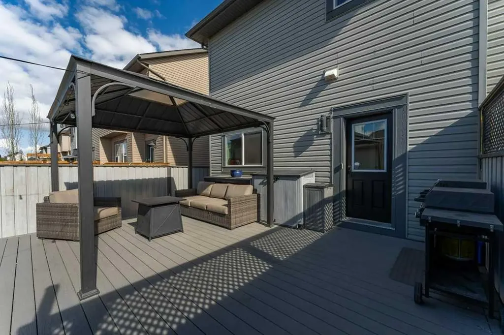 110 Hillcrest Close SW Airdrie AB T4B 4H6