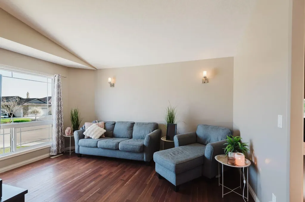 8801 72 Avenue Grande Prairie AB T8X 0E3