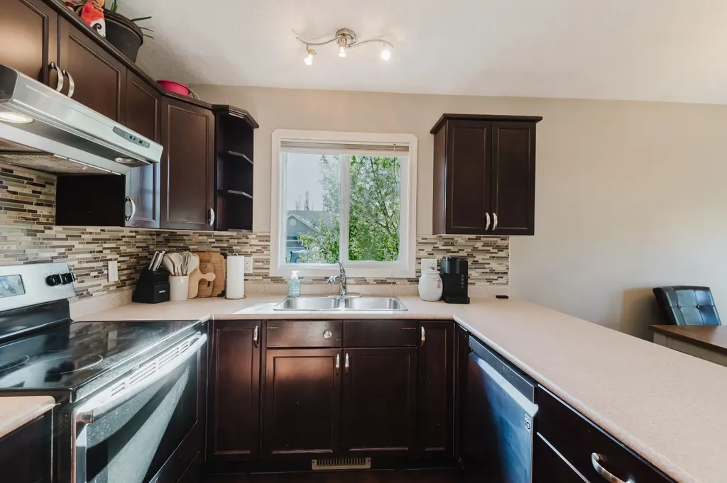 8801 72 Avenue Grande Prairie AB T8X 0E3