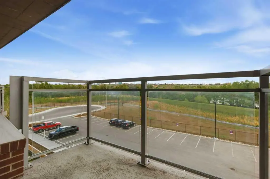 63 Inglewood Park SE Calgary AB T2G 1B7