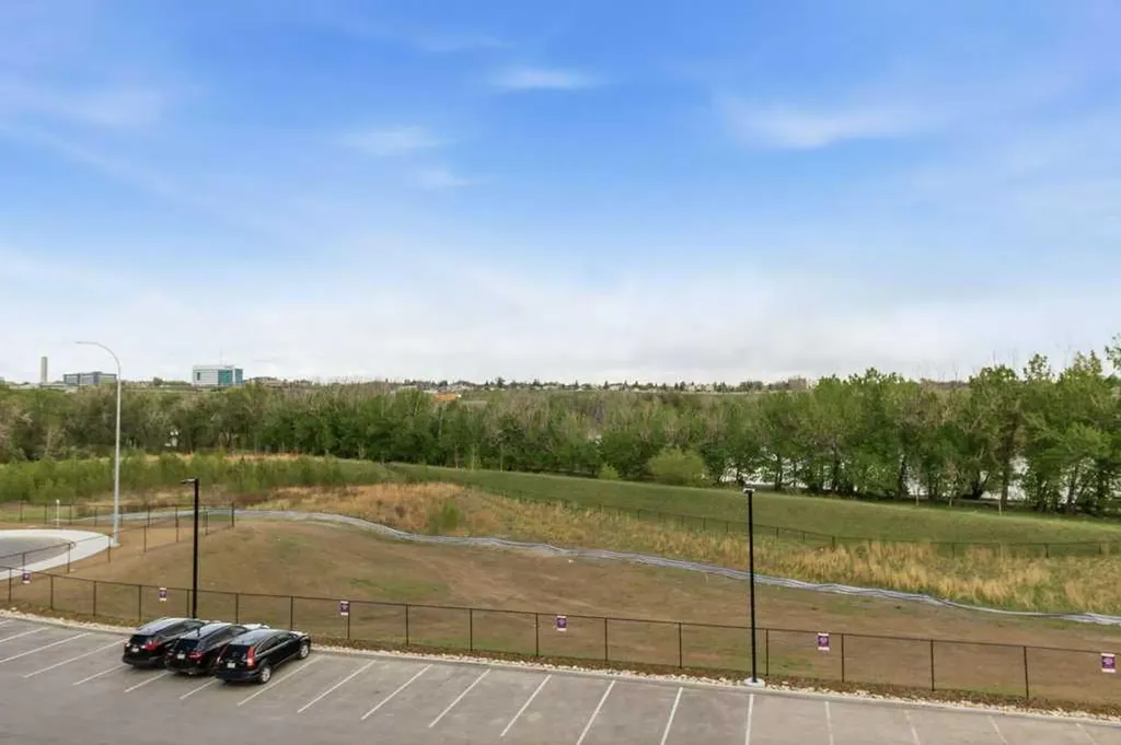 63 Inglewood Park SE Calgary AB T2G 1B7