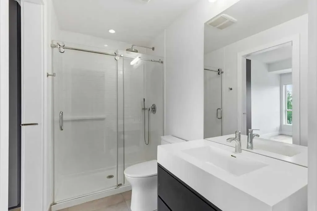 63 Inglewood Park SE Calgary AB T2G 1B7