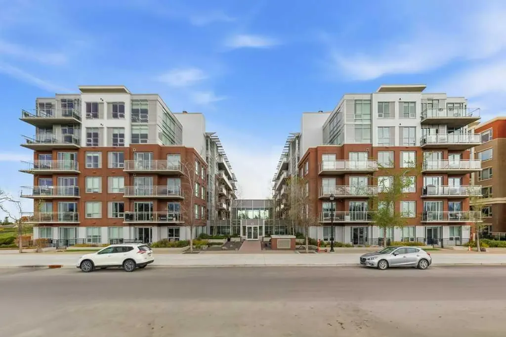 63 Inglewood Park SE Calgary AB T2G 1B7