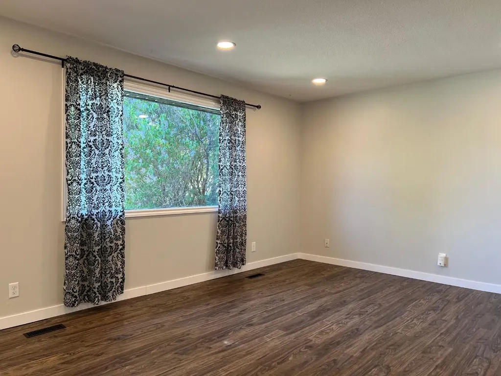 2128 24 Street Coaldale AB T1M 1J3