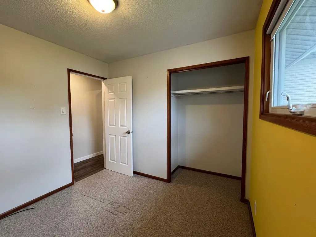 2128 24 Street Coaldale AB T1M 1J3