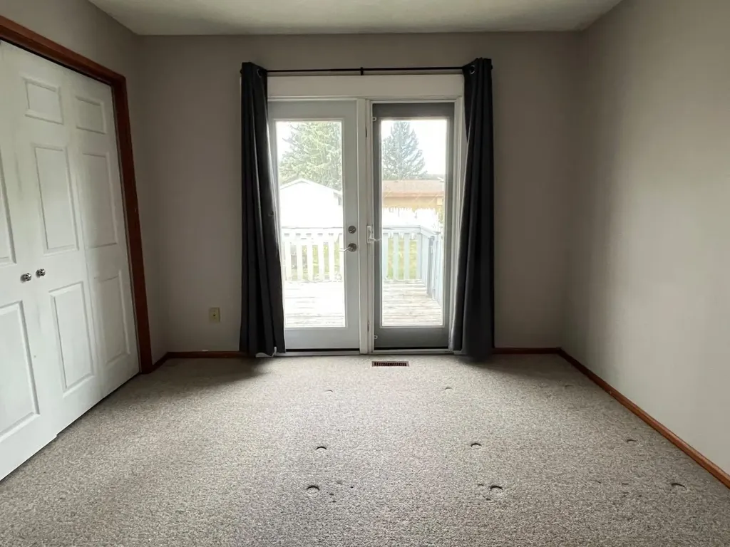 2128 24 Street Coaldale AB T1M 1J3
