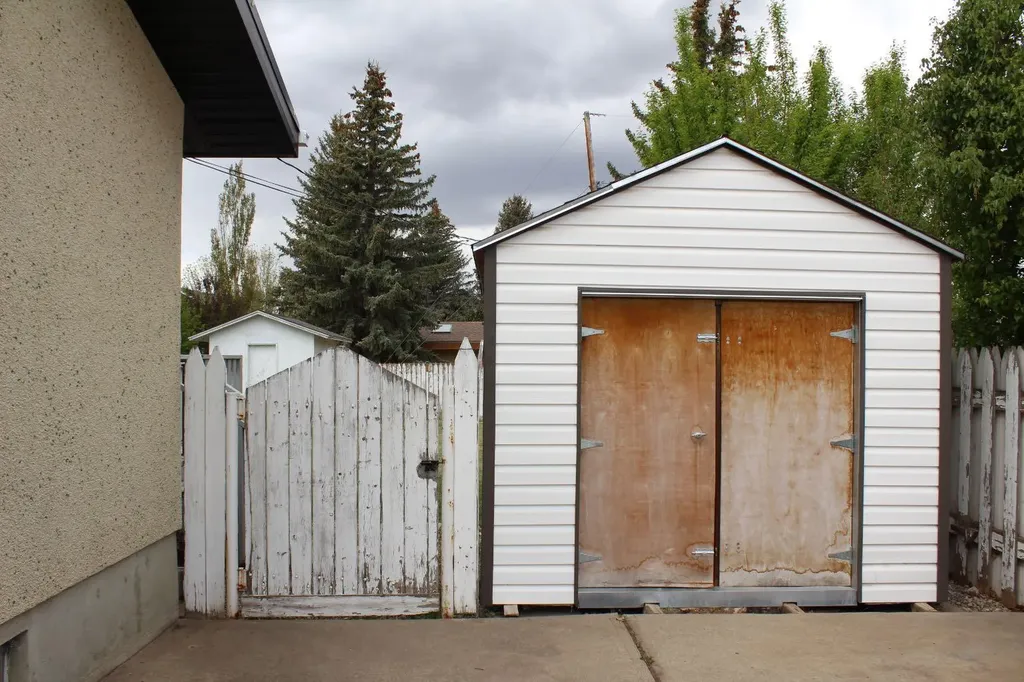 2128 24 Street Coaldale AB T1M 1J3