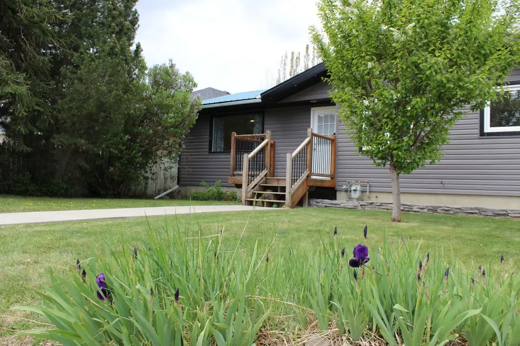 2128 24 Street Coaldale AB T1M 1J3