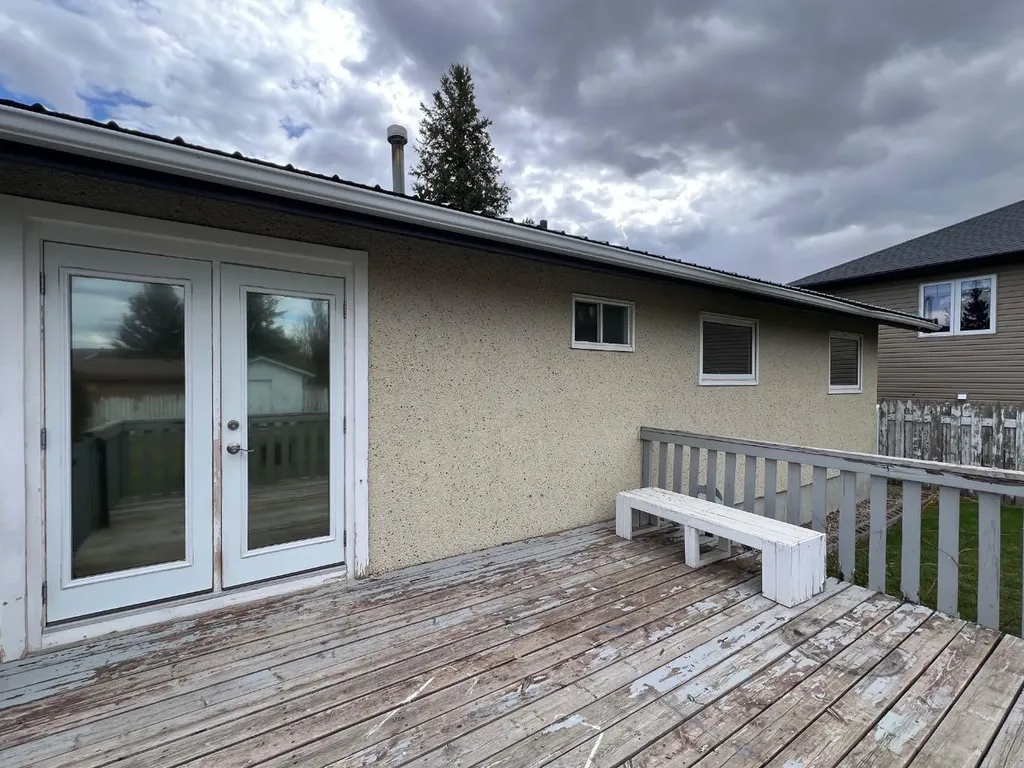 2128 24 Street Coaldale AB T1M 1J3
