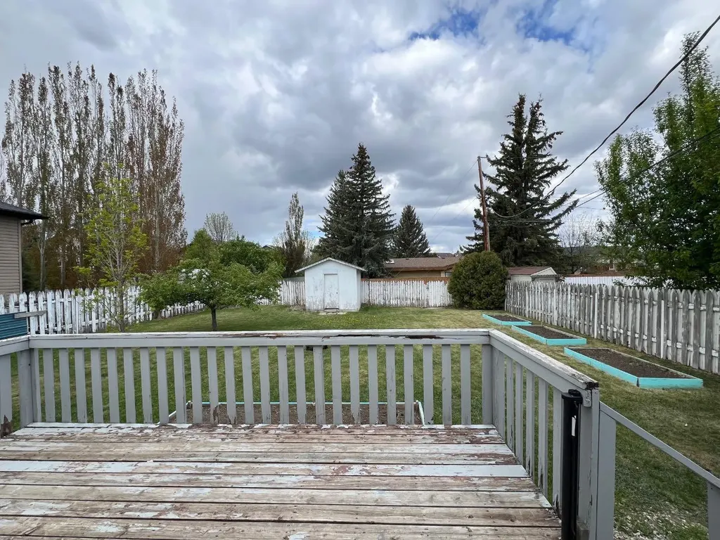 2128 24 Street Coaldale AB T1M 1J3
