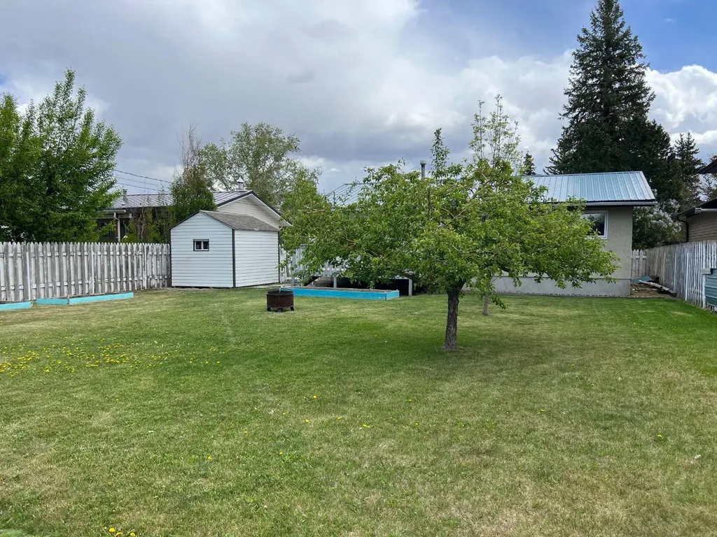 2128 24 Street Coaldale AB T1M 1J3