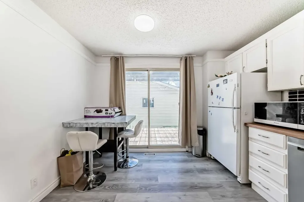 279 Falton Drive NE Calgary AB T3J 2W8