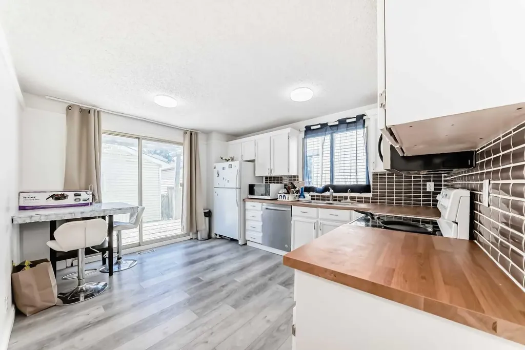 279 Falton Drive NE Calgary AB T3J 2W8