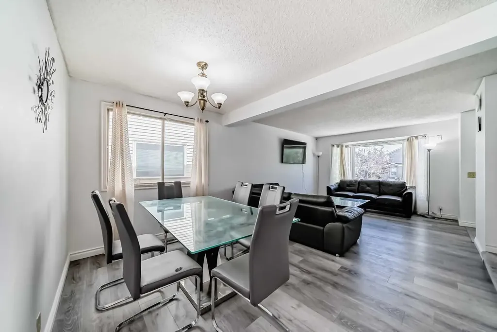 279 Falton Drive NE Calgary AB T3J 2W8