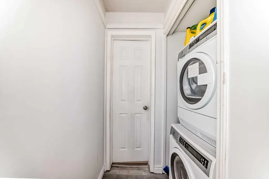 279 Falton Drive NE Calgary AB T3J 2W8