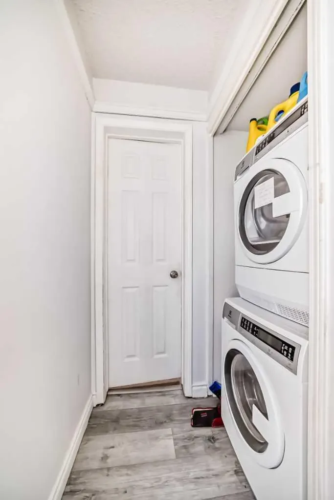 279 Falton Drive NE Calgary AB T3J 2W8