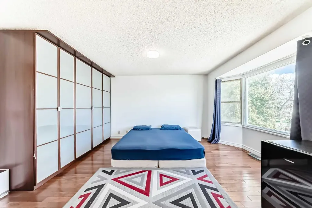 279 Falton Drive NE Calgary AB T3J 2W8