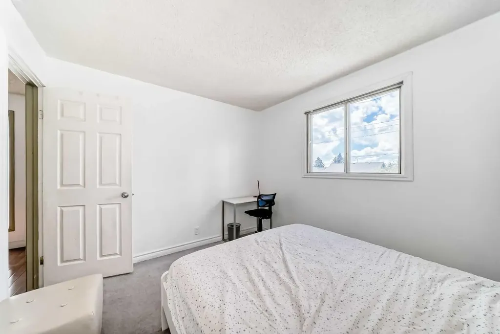 279 Falton Drive NE Calgary AB T3J 2W8