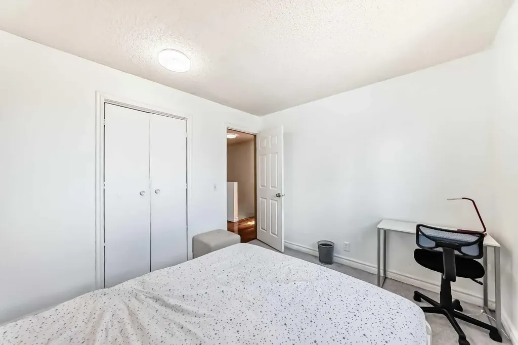 279 Falton Drive NE Calgary AB T3J 2W8