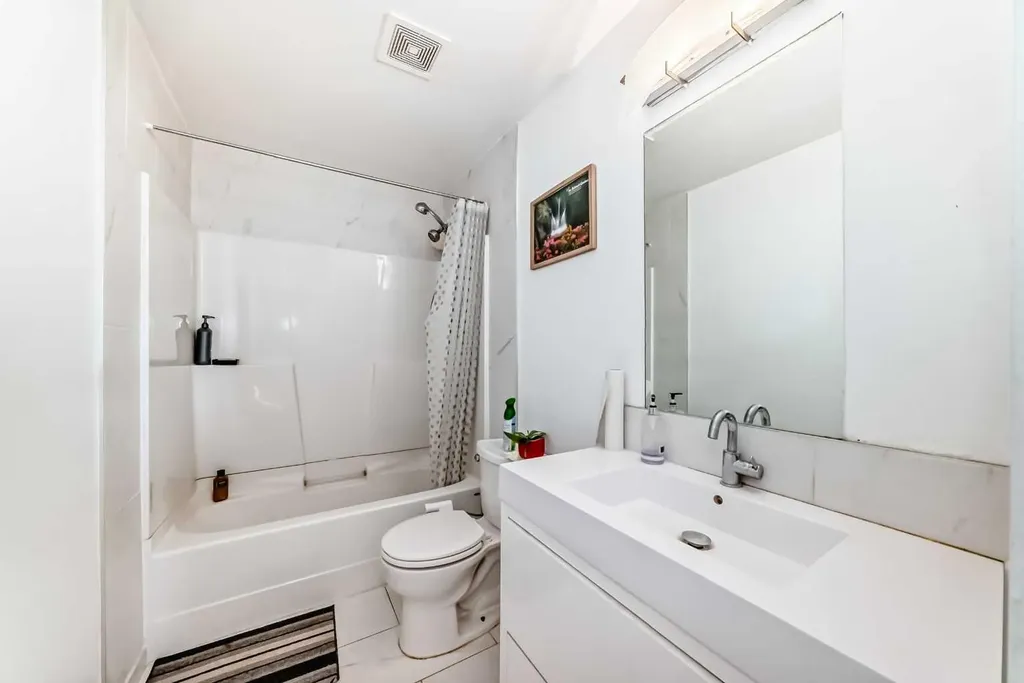 279 Falton Drive NE Calgary AB T3J 2W8