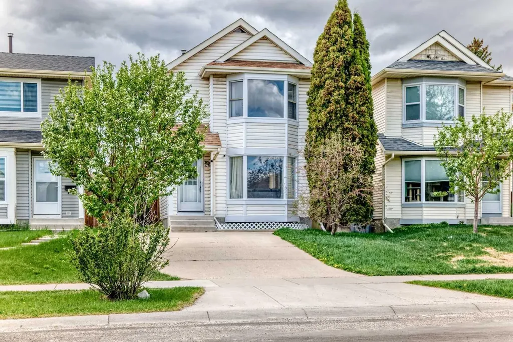 279 Falton Drive NE Calgary AB T3J 2W8