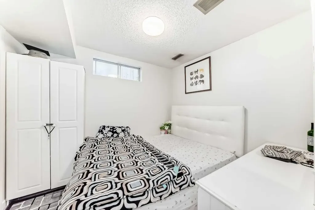 279 Falton Drive NE Calgary AB T3J 2W8