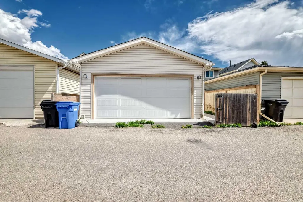 279 Falton Drive NE Calgary AB T3J 2W8