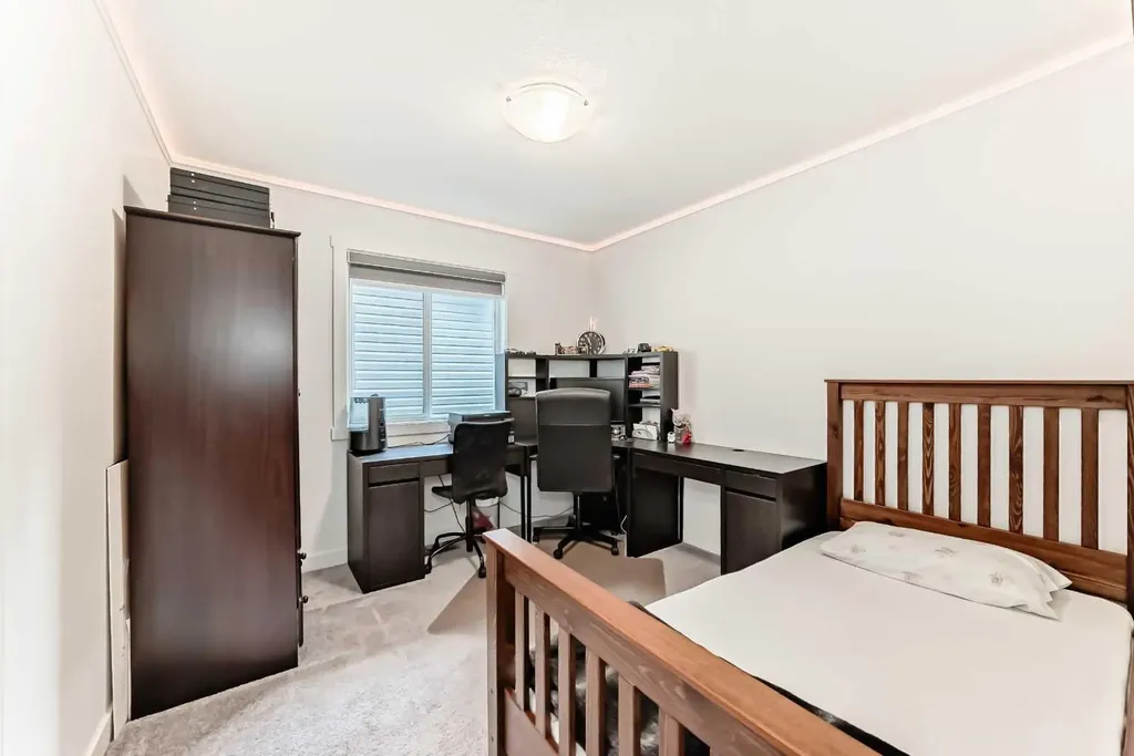 65 Saddlestone Green NE Calgary AB T3J 2C8