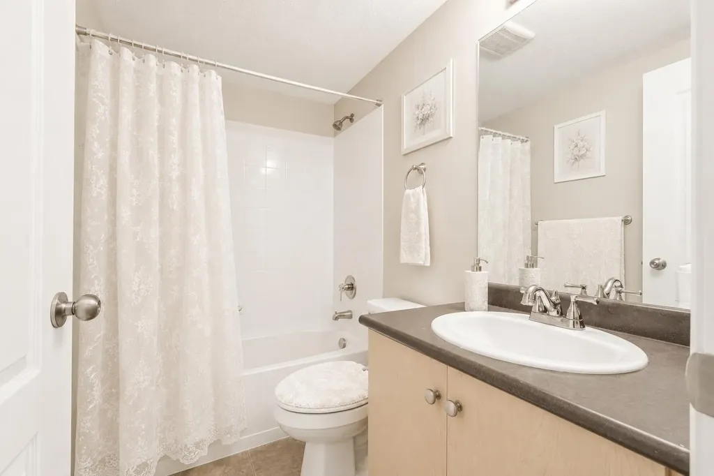 2395 Eversyde Avenue SW Calgary AB T2Y0B5