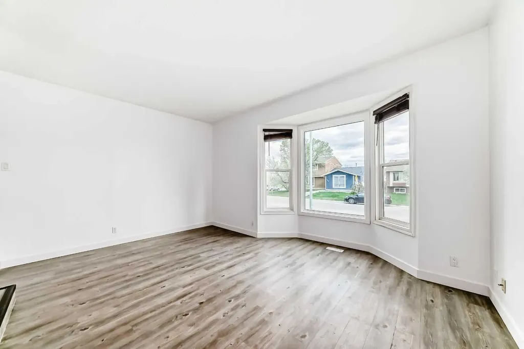 323 Falwood Way NE Calgary AB T3J 1A9