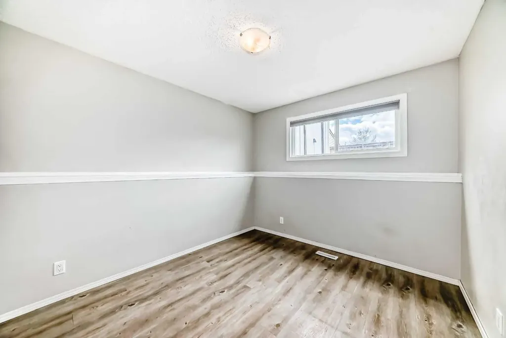 323 Falwood Way NE Calgary AB T3J 1A9