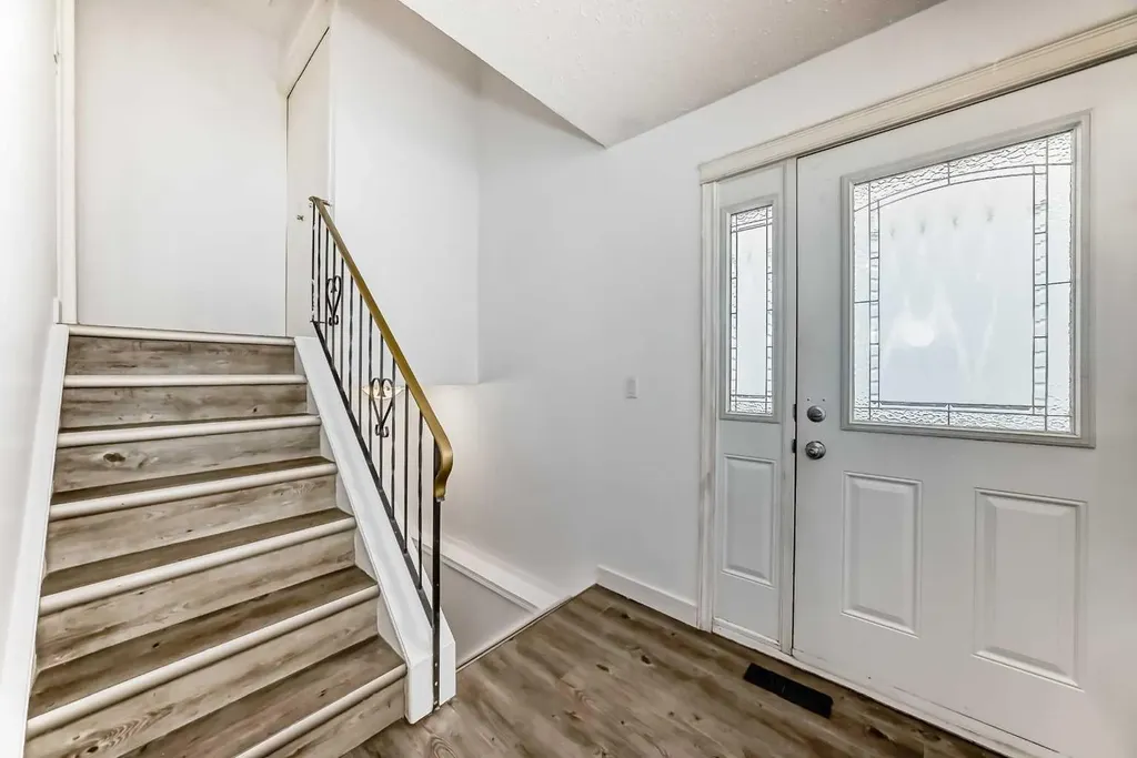 323 Falwood Way NE Calgary AB T3J 1A9