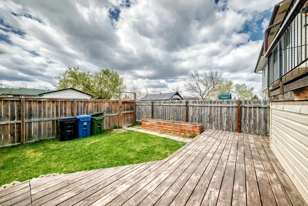 323 Falwood Way NE Calgary AB T3J 1A9
