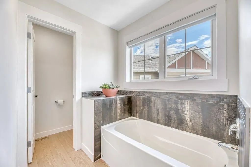 113 Indigo Lane Chestermere AB T1X 0E5