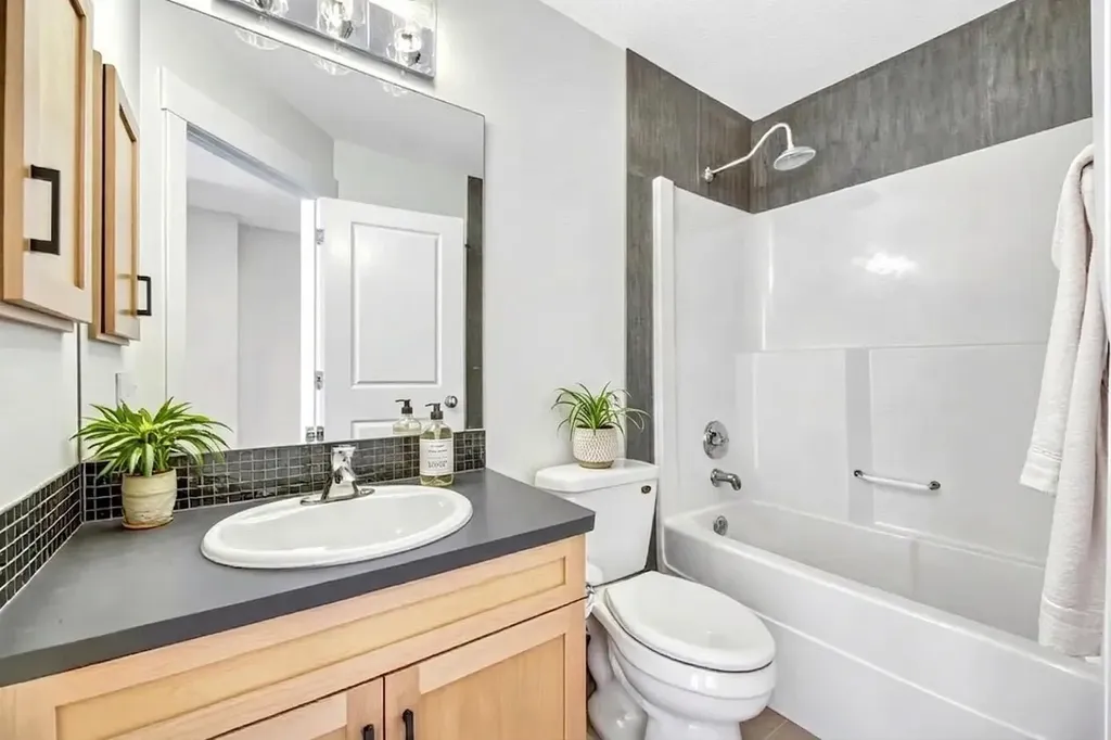 113 Indigo Lane Chestermere AB T1X 0E5