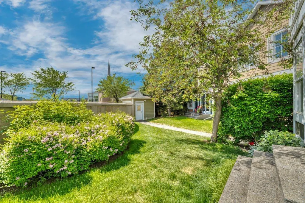 113 Indigo Lane Chestermere AB T1X 0E5