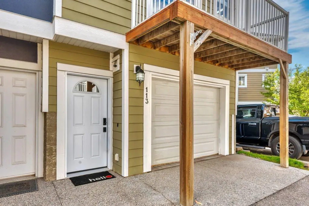 113 Indigo Lane Chestermere AB T1X 0E5
