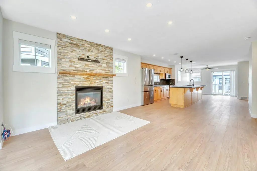 113 Indigo Lane Chestermere AB T1X 0E5