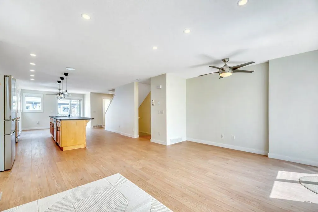 113 Indigo Lane Chestermere AB T1X 0E5
