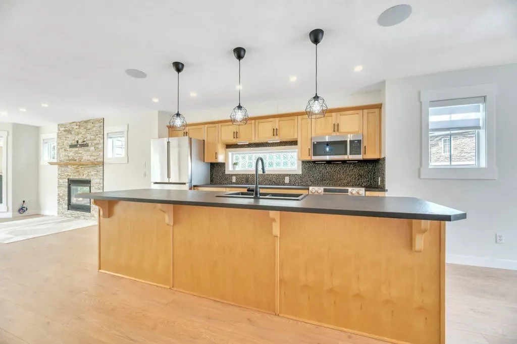 113 Indigo Lane Chestermere AB T1X 0E5