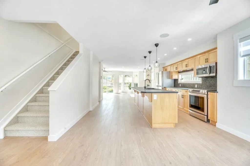 113 Indigo Lane Chestermere AB T1X 0E5