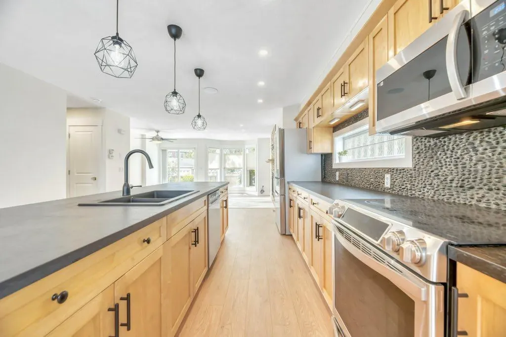113 Indigo Lane Chestermere AB T1X 0E5