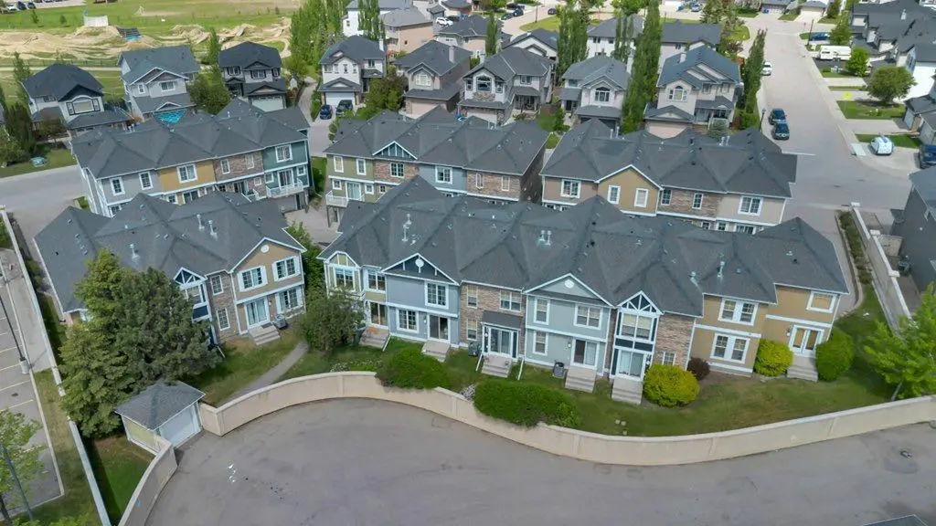 113 Indigo Lane Chestermere AB T1X 0E5