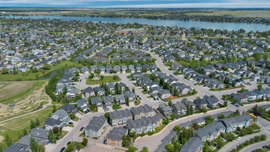 113 Indigo Lane Chestermere AB T1X 0E5